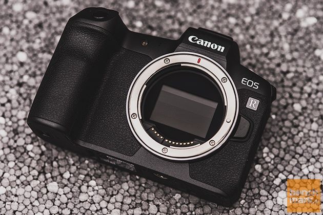 Canon EOS R przód