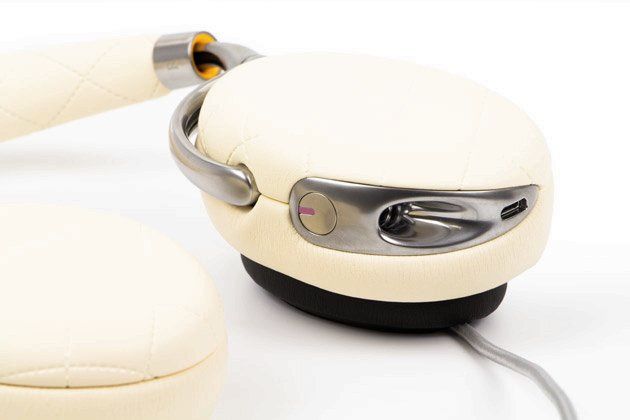 Parrot Zik 3 - ładowarka indukcyjna