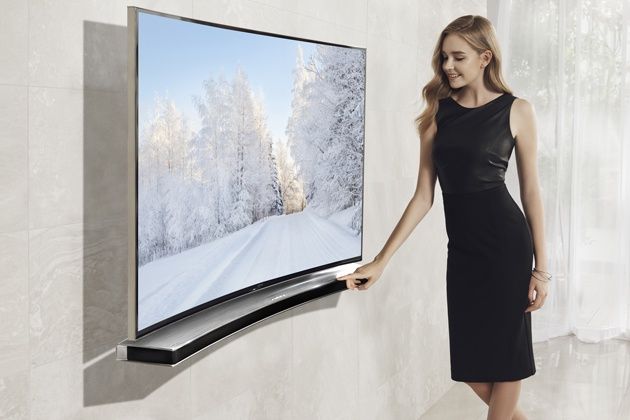 Samsung Curved Soundbar H7501 - na ścianie