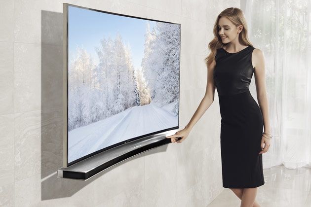 Samsung Curved Soundbar J8501 - z telewizorem