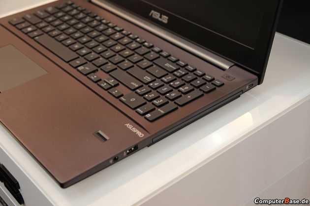 ASUSPRO Advanced B551 laptop