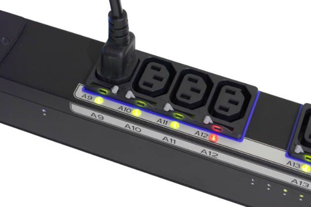 Gniazda w Eaton ePDU G3