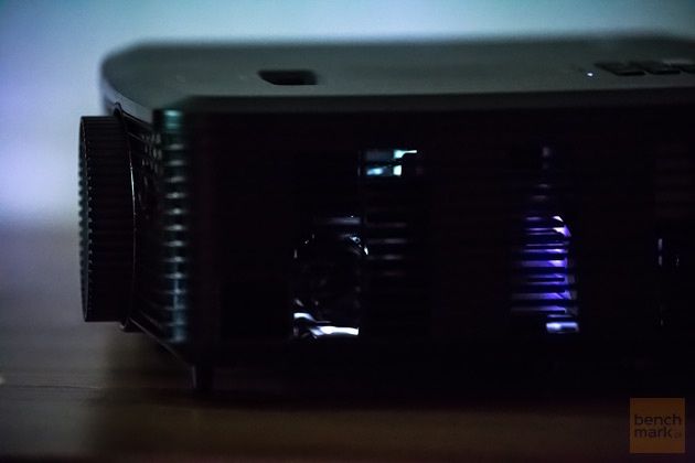 Optoma X340 - pierścień ostrości