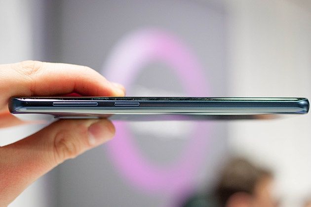 Samsung Galaxy S9+ bok