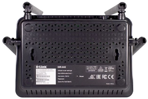 D-Link DIR-842 od spodu