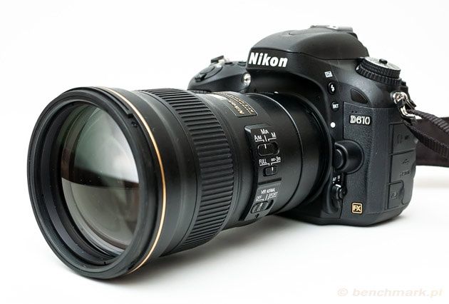 Nikkor 300 mm widok bok aparat D610