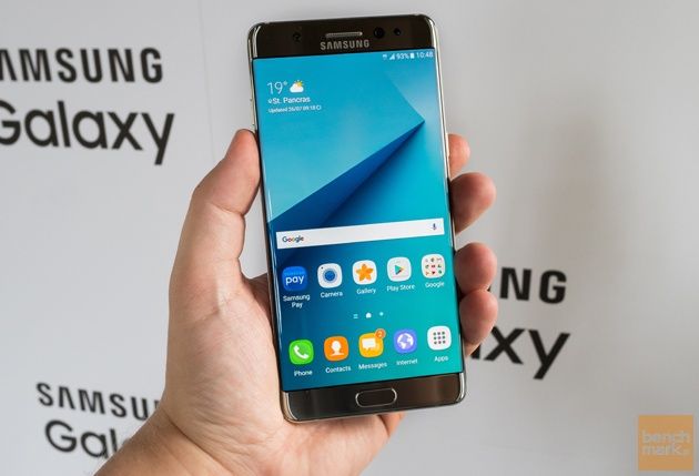 Samsung Galaxy Note 7 dłoń