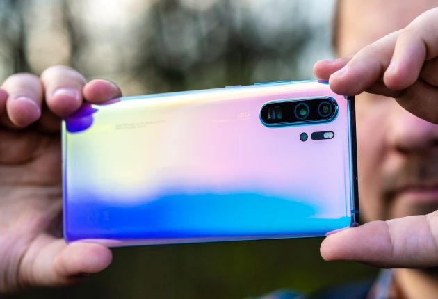 Huawei P30 Pro dłonie