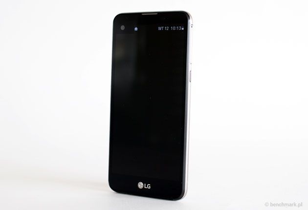 LG X Screen smartfon