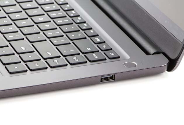 Huawei MateBook D prawy bok