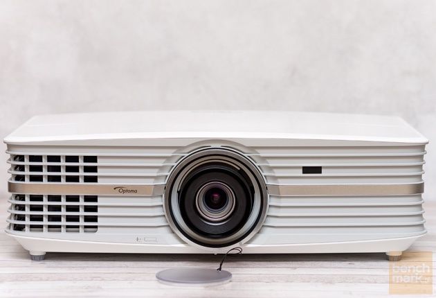 Optoma UHD550X widok przód