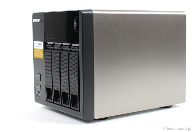 QNAP TS453A