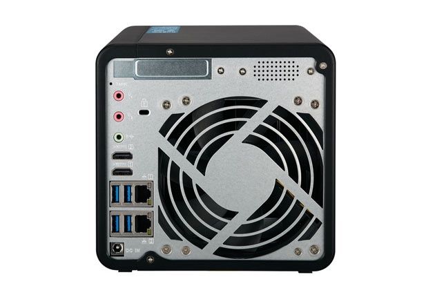 QNAP TS-453B tył