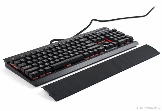 Corsair K70 Rapidfire - dołączana podkładka pod nadgarstki