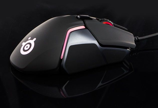 SteelSeries Rival 600 - czerwone strefowe podświetlenie
