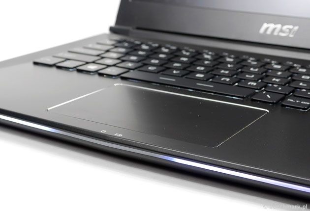 MSI GS30 Shadow touchpad