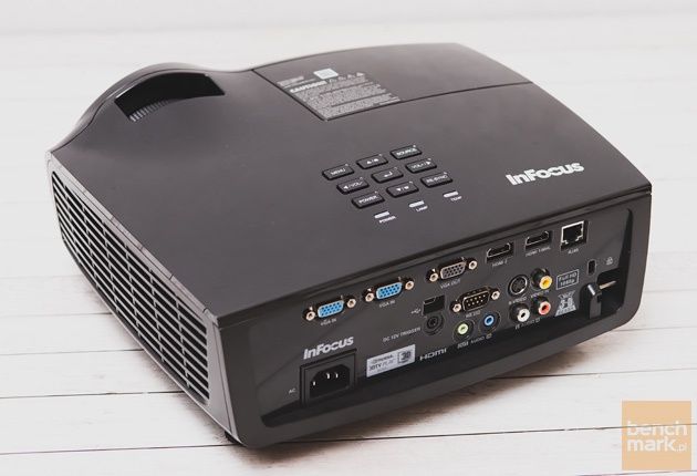 InFocus IN3138HDa tył bok