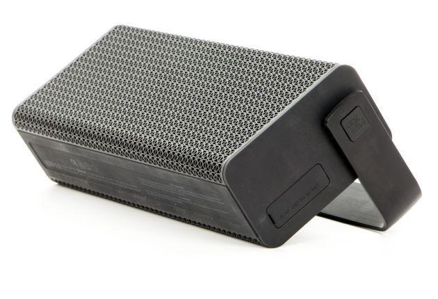 Edifier MP700 pod kątem