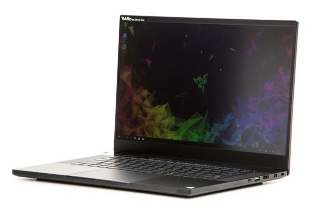 Razer Blade 15 kąty widzenia