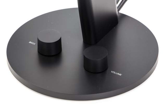 Razer Nommo Chroma - dwa pokrętła - do regulacji głośności oraz intensywności basu