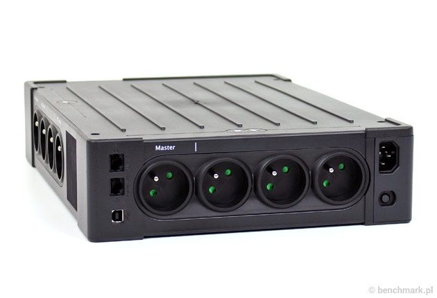 Eaton Ellipse Pro 1200 od tyłu