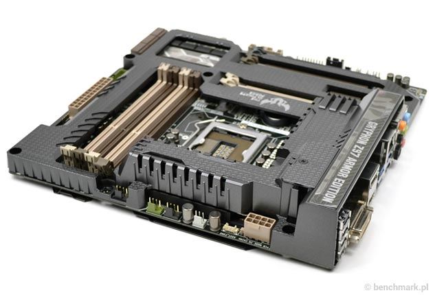 ASUS Gryphon Z97 Armor Edition zdjęcie ogólne