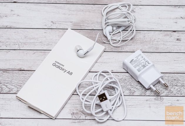 Samsung Galaxy A8 (2018) zawartość zestawu