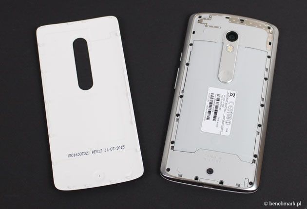 Moto X Play bez tylnego panelu