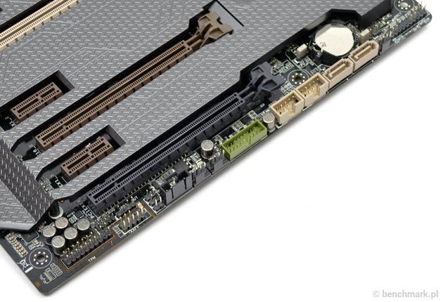 ASUS Z97 Sabertooth Mark 1 złącza sata