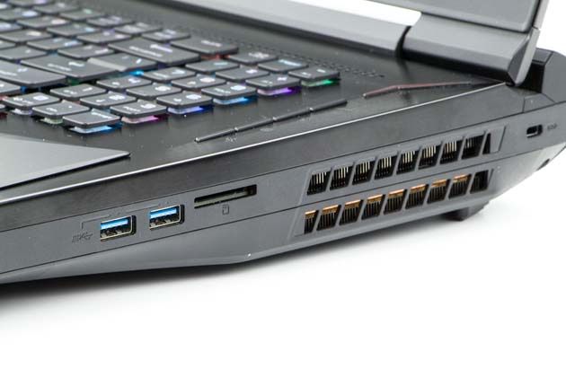 MSI GT75VR 7RF Titan Pro prawy bok