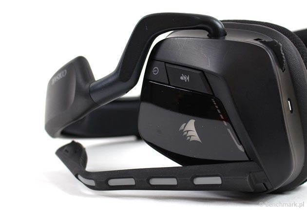 Corsair Void RGB Wireless - przełączniki do wyłączania słuchawek i mikrofonu
