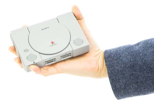 PlayStation Classic - w ręce