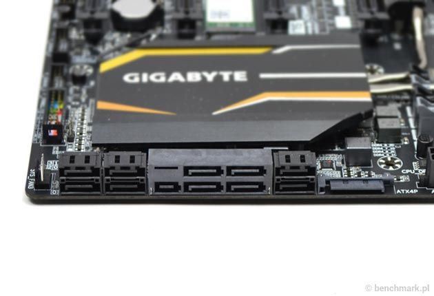 Gigabyte GA-X99-UD7 WiFi  - złącza SATA