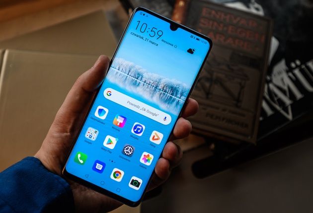 Huawei P30 Pro dłoń przód