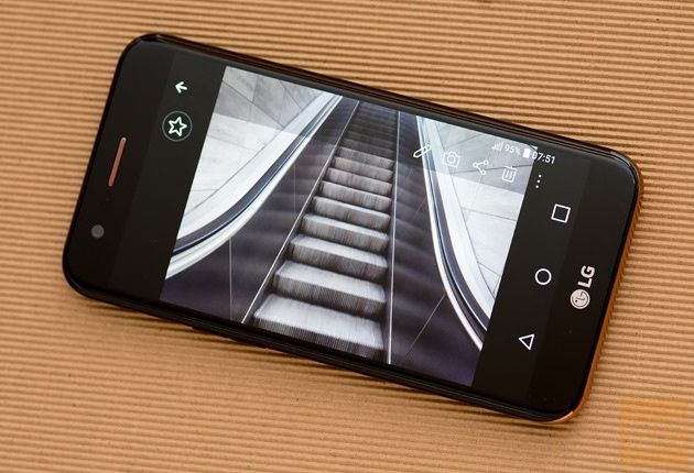 LG K10 (2017) ekran