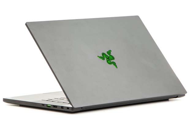 Razer Blade 15 profil tył