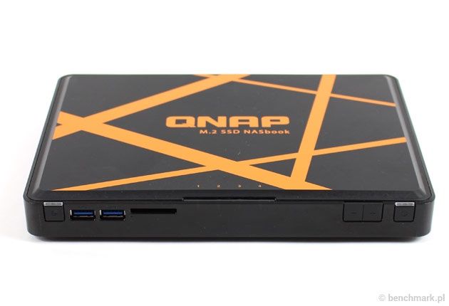 QNAP TBS-453A widok z góry