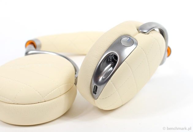 Parrot Zik 3 - przycisk i złącza