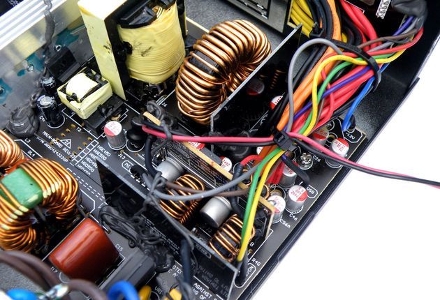 FSP Hydro GE 650 W - wnętrze