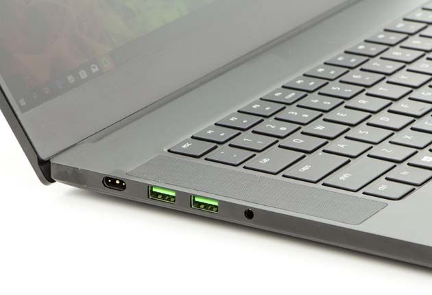 Razer Blade 15 lewy bok