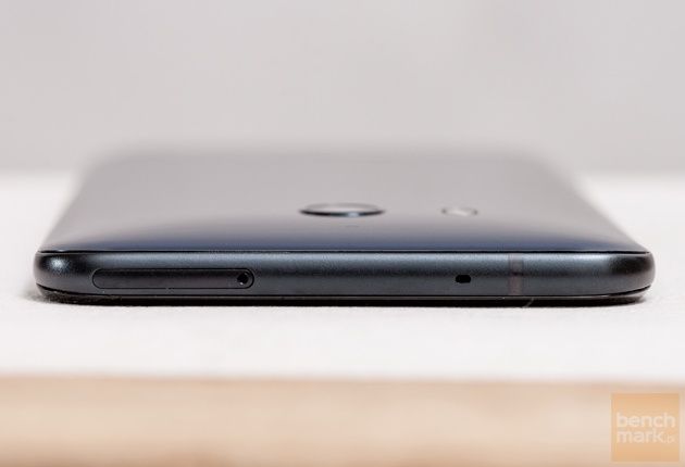 HTC U11 górna krawędź