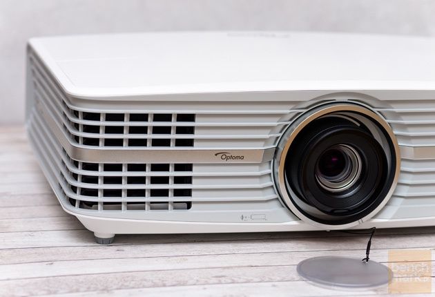 Optoma UHD550X przód wentylacja