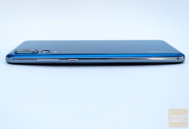 Huawei P20 widok z boku