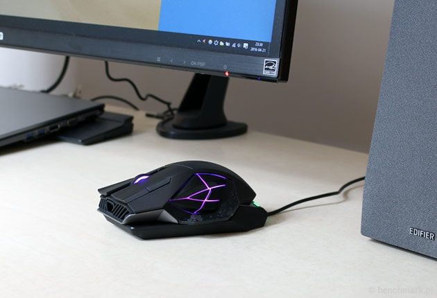 Asus ROG Spatha - trójstrefowe podświetlenie