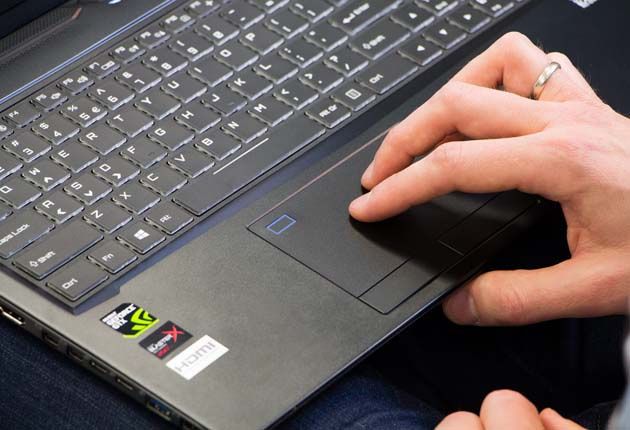 Dream Machines GS1060-15PL22 touchpad