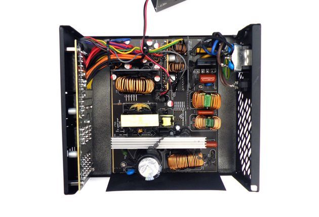 FSP Hydro GE 650 W - wnętrze