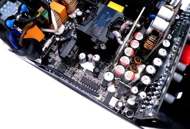Chieftronic PowerPlay Gold GPU-750FC