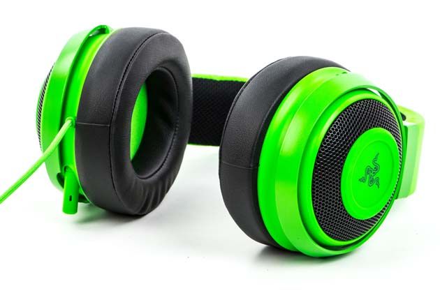 Razer Kraken Pro V2 - słuchawki na boku
