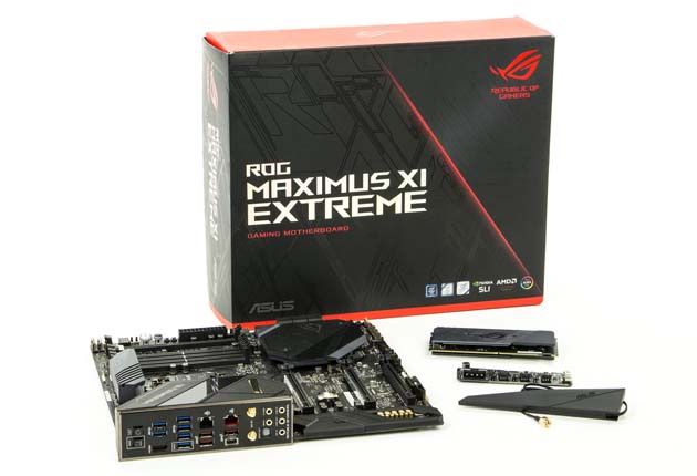 ASUS ROG Maximus XI Extreme - obok pudełka