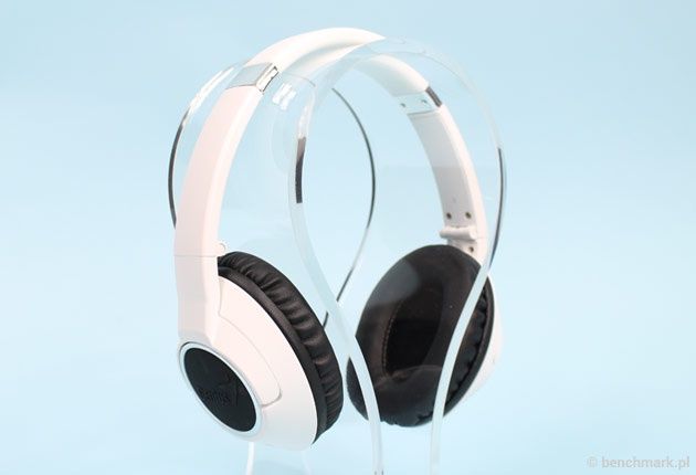 Genius HS-930BT pod kątem